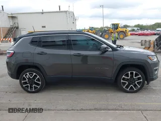 2021 Jeep Compass Limited z VIN 3C4NJDCB5MT521750, wystawiony jako IAAI lot #42169668 z przebiegiem 26 580 mil mil oraz . Historia ofert i sprzedaży dostępna na DreamBid. Obrazek 13.