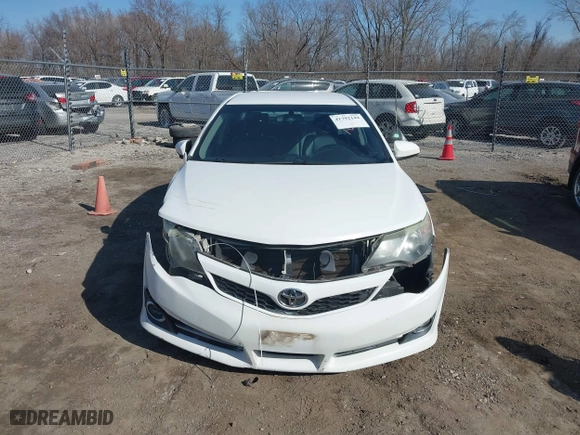 2014 Toyota Camry L with VIN 4T1BF1FK6EU334034, listed as a IAAI auction lot 41792144 with 133,940 mi miles. Bid and sale history available at carsss.com. Image 13.