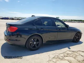 2013 BMW 3 Series 320i xDrive z VIN WBA3C3C55DF981519, wystawiony jako Copart lot #66619515 z przebiegiem 139 962 mil mil oraz Czysty tytuł • Clean title. Historia ofert i sprzedaży dostępna na DreamBid. Obrazek 3.