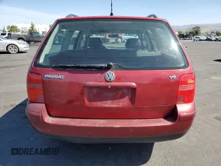 2001 Volkswagen Passat GLX z VIN WVWJH63B61E002904, wystawiony jako Copart lot #57347635 z przebiegiem 130 633 mil mil oraz Szkoda całkowita • Salvage title. Historia ofert i sprzedaży dostępna na DreamBid. Obrazek 6.