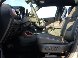 2023 Chevrolet TrailBlazer RS with VIN KL79MTSLXPB113843, listed as a Copart auction lot 49400855 with 27,595 mi miles and Salvage Title. Bid and sale history available at DreamBid. Image 7.