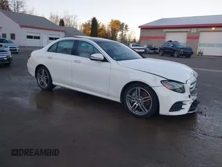 2019 Mercedes-Benz E-Class E 300 with VIN WDDZF4KB2KA609220, listed as a IAAI auction lot 41172669 with 49,607 mi miles. Bid and sale history available at carsss.com. Image 1.