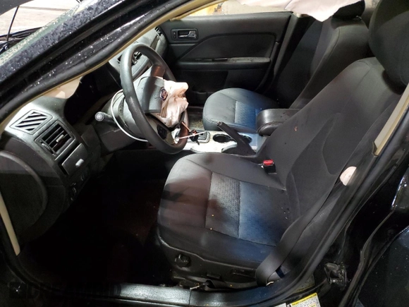 2010 Ford Fusion SE z VIN 3FAHP0HA1AR416870, wystawiony jako Copart lot #55585835 z przebiegiem 58 211 mil mil oraz Szkoda całkowita • Salvage title. Historia ofert i sprzedaży dostępna na DreamBid. Obrazek 7.