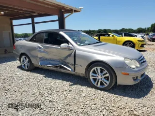 2008 Mercedes-Benz CLK 350 z VIN WDBTK56FX8T092386, wystawiony jako Copart lot #57283715 z przebiegiem 126 696 mil mil oraz Szkoda całkowita • Salvage title. Historia ofert i sprzedaży dostępna na DreamBid. Obrazek 4.