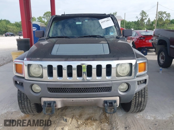 2006 Hummer H3 with VIN 5GTDN136468172236, listed as a IAAI auction lot 41971093 with 219,433 mi miles. Bid and sale history available at carsss.com. Image 6.