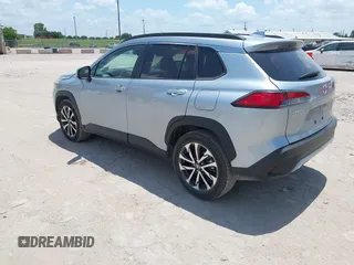 2024 Toyota Corolla Cross XLE с VIN 7MUEAABG9RV080854, выставлен на аукционе IAAI как лот 42532954 с пробегом 32 447 миль миль и . История ставок и продаж доступна на DreamBid. Изображение 3.