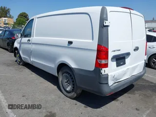 2020 Mercedes-Benz Metris Cargo z VIN WD3PG2EA2L3674302, wystawiony jako IAAI lot #42314117 z przebiegiem 116 502 mil mil oraz . Historia ofert i sprzedaży dostępna na DreamBid. Obrazek 3.