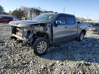 2020 Chevrolet Silverado 1500 LT with VIN 3GCUYDET2LG197919, listed as a Copart auction lot 41990635 with 113,273 mi miles and Salvage Title. Bid and sale history available at DreamBid. Image 1.