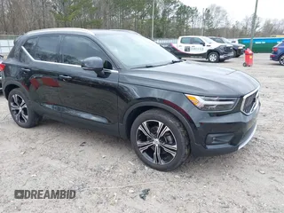 2020 Volvo XC40 Inscription z VIN YV4162UL1L2262702, wystawiony jako IAAI lot #41850677 z przebiegiem 41 462 mil mil oraz . Historia ofert i sprzedaży dostępna na DreamBid. Obrazek 1.