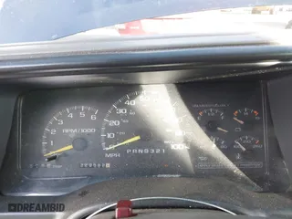 1998 Chevrolet Tahoe with VIN 1GNEK13RXWJ372276, listed as a IAAI auction lot 41458359 with 229,582 mi miles. Bid and sale history available at carsss.com. Image 7.