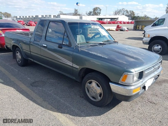 1992 Toyota 2WD Pickups DLX with VIN JT4RN93P5N5058671, listed as a IAAI auction lot 41712213 with NaN miles. Bid and sale history available at carsss.com. Image 1.