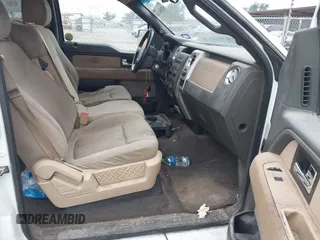 2012 Ford F-150 XL z VIN 1FTEW1CM5CFA25907, wystawiony jako IAAI lot #42304133 z przebiegiem 380 246 mil mil oraz . Historia ofert i sprzedaży dostępna na DreamBid. Obrazek 5.