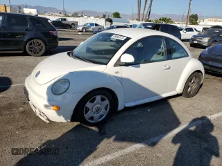 1999 Volkswagen Beetle GLS with VIN 3VWCA21C6XM406433, listed as a Copart auction lot 46866815 with 64,045 mi miles and Clean Title. Bid and sale history available at DreamBid. Image 1.