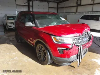 2019 Ford Explorer XLT with VIN 1FM5K7D84KGA27717, listed as a IAAI auction lot 41281945 with 134,956 mi miles. Bid and sale history available at carsss.com. Image 1.