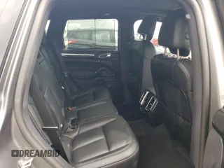 2018 Porsche Cayenne S z VIN WP1AB2A2XJLA60196, wystawiony jako Copart lot #65224404 z przebiegiem 17 806 mil mil oraz Szkoda całkowita • Salvage title. Historia ofert i sprzedaży dostępna na DreamBid. Obrazek 10.