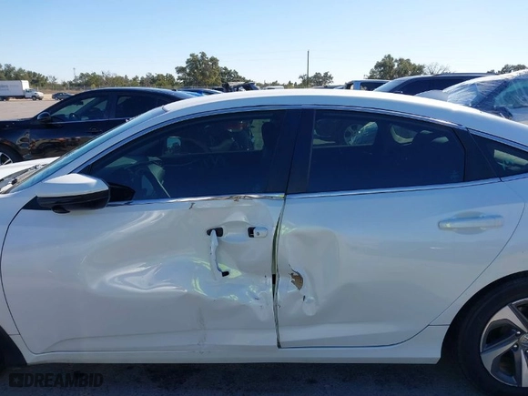 2019 Honda Insight EX with VIN 19XZE4F51KE033845, listed as a IAAI auction lot 41160819 with 88,954 mi miles. Bid and sale history available at carsss.com. Image 6.