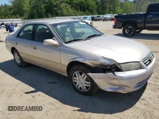 2001 Toyota Camry LE z VIN 4T1BF28K71U958213, wystawiony jako Copart lot #53208995 z przebiegiem 321 617 mil mil oraz Szkoda całkowita • Salvage title. Historia ofert i sprzedaży dostępna na DreamBid. Obrazek 4.