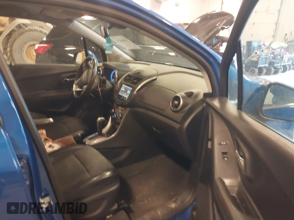 2015 Chevrolet Trax LT with VIN KL7CJLSB2FB216338, listed as a IAAI auction lot 41864251 with 174,664 mi miles. Bid and sale history available at carsss.com. Image 5.