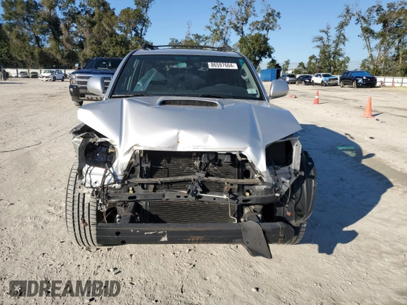 2009 Toyota 4Runner SR5 z VIN JTEZU14RX9K026788, wystawiony jako Copart lot #86597604 z przebiegiem 227 034 mil mil oraz Nie do naprawy • Non repairable. Historia ofert i sprzedaży dostępna na DreamBid. Obrazek 5.