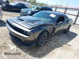 2020 Dodge Challenger R/T Scat Pack z VIN 2C3CDZFJ4LH230781, wystawiony jako IAAI lot #41990428 z przebiegiem 55 315 mil mil oraz . Historia ofert i sprzedaży dostępna na DreamBid. Obrazek 19.