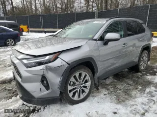 2024 Toyota RAV4 XLE Premium with VIN 2T3A1RFVXRC458826, listed as a Copart auction lot 41508165 with 22,498 mi miles and Salvage Title. Bid and sale history available at carsss.com. Image 1.