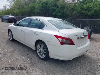 2011 Nissan Maxima SV z VIN 1N4AA5AP8BC828573, wystawiony jako IAAI lot #42163036 z przebiegiem 196 035 mil mil oraz . Historia ofert i sprzedaży dostępna na DreamBid. Obrazek 3.