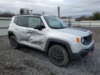 2018 Jeep Renegade Trailhawk with VIN ZACCJBCB6JPH07876, listed as a Copart auction lot 49215785 with 124,465 mi miles and Salvage Title. Bid and sale history available at carsss.com. Image 4.