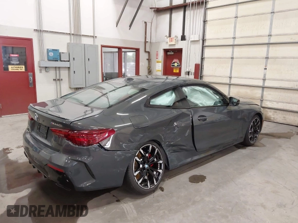 2025 BMW 4 Series M440i xDrive with VIN WBA83DA00SCT09661, listed as a IAAI auction lot 42591731 with 3,923 mi miles and . Bid and sale history available at DreamBid. Image 4.