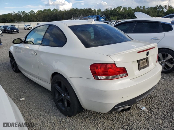 2009 BMW 1 Series 135i with VIN WBAUC73509VK94795, listed as a Copart auction lot 74760544 with 0 mi miles and Salvage Title. Bid and sale history available at carsss.com. Image 2.