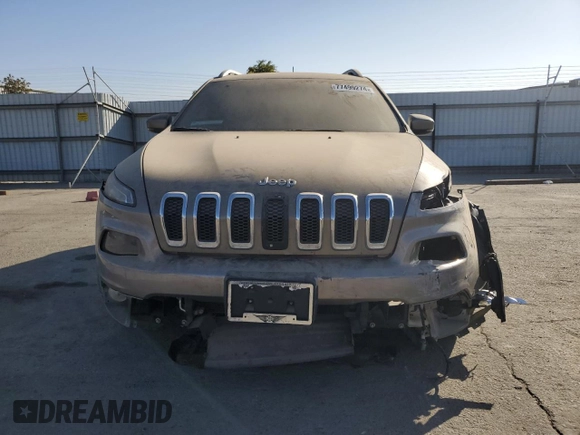 2016 Jeep Cherokee Latitude with VIN 1C4PJLCS2GW257338, listed as a Copart auction lot 77499274 with 120,223 mi miles and Clean Title. Bid and sale history available at carsss.com. Image 5.