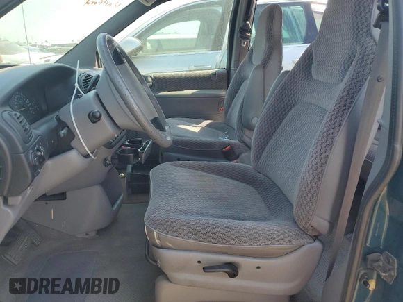 2000 Dodge Caravan SE with VIN 2B4GP45G9YR667980, listed as a Copart auction lot 76298204 with Not Provided miles and Salvage Title. Bid and sale history available at carsss.com. Image 7.