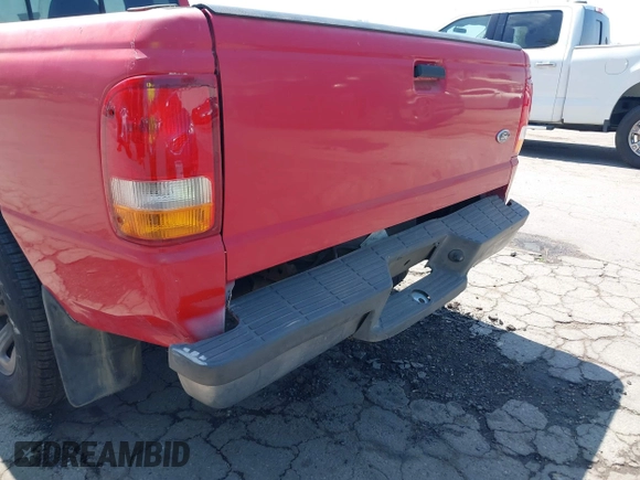 2000 Ford Ranger XL with VIN 1FTYR14V5YPA39917, listed as a IAAI auction lot 42218579 with 258,120 mi miles and . Bid and sale history available at carsss.com. Image 6.