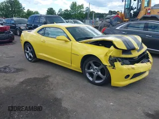 2014 Chevrolet Camaro LT z VIN 2G1FC1E37E9221031, wystawiony jako IAAI lot #42321269 z przebiegiem 47 014 mil mil oraz . Historia ofert i sprzedaży dostępna na DreamBid. Obrazek 1.