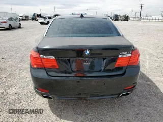 2009 BMW 7 Series 750Li z VIN WBAKB83569CY57456, wystawiony jako Copart lot #56789415 z przebiegiem 103 139 mil mil oraz Czysty tytuł • Clean title. Historia ofert i sprzedaży dostępna na DreamBid. Obrazek 6.