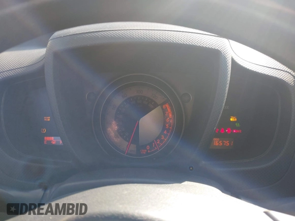 2013 Scion xD z VIN JTKKUPB43D1029717, wystawiony jako IAAI lot #41772021 z przebiegiem 165 751 mil mil oraz . Historia ofert i sprzedaży dostępna na DreamBid. Obrazek 7.