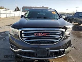 2018 GMC Acadia SLT z VIN 1GKKNULSXJZ192527, wystawiony jako Copart lot #52335155 z przebiegiem Nie podano mil oraz Szkoda całkowita • Salvage title. Historia ofert i sprzedaży dostępna na DreamBid. Obrazek 5.