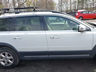 2012 Volvo XC70 3.2L with VIN YV4952BZ0C1133692, listed as a IAAI auction lot 42013093 with 153,678 mi miles and . Bid and sale history available at DreamBid. Image 13.