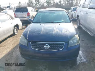 2005 Nissan Altima 3.5 SE with VIN 1N4BL11DX5C225173, listed as a IAAI auction lot 41491751 with 203,795 mi miles. Bid and sale history available at carsss.com. Image 12.