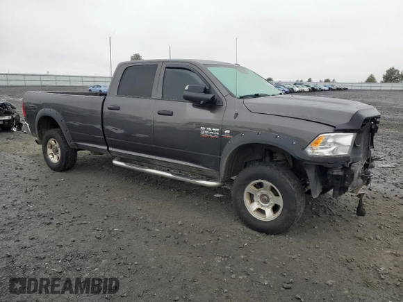 2017 Ram 2500 Tradesman z VIN 3C6UR5HL2HG683630, wystawiony jako Copart lot #83050924 z przebiegiem 172 593 mil mil oraz Szkoda całkowita • Salvage title. Historia ofert i sprzedaży dostępna na DreamBid. Obrazek 4.