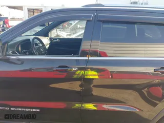 2014 Jeep Grand Cherokee Laredo with VIN 1C4RJEAG4EC136764, listed as a IAAI auction lot 41817676 with 133,943 mi miles. Bid and sale history available at carsss.com. Image 14.