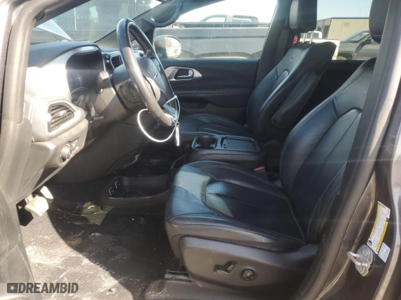 2021 Chrysler Pacifica Hybrid Touring L with VIN 2C4RC1L76MR526898, listed as a Copart auction lot 48133815 with 73,274 mi miles and Salvage Title. Bid and sale history available at carsss.com. Image 7.
