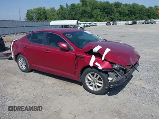 2011 Kia Optima LX z VIN KNAGM4A76B5072989, wystawiony jako IAAI lot #42296570 z przebiegiem 70 500 mil mil oraz . Historia ofert i sprzedaży dostępna na DreamBid. Obrazek 1.