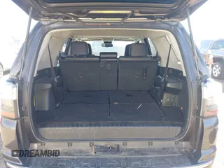 2018 Toyota 4Runner SR5 with VIN JTEBU5JR7J5543336, listed as a IAAI auction lot 41028397 with 157,997 mi miles and . Bid and sale history available at carsss.com. Image 8.