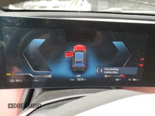 2023 BMW iX M60 z VIN WB533CF0XPCK81841, wystawiony jako Copart lot #68497884 z przebiegiem 10 318 mil mil oraz Szkoda całkowita • Salvage title. Historia ofert i sprzedaży dostępna na DreamBid. Obrazek 9.