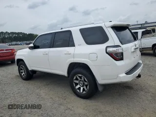 2017 Toyota 4Runner SR5 z VIN JTEBU5JR9H5424696, wystawiony jako Copart lot #58629325 z przebiegiem 154 702 mil mil oraz Szkoda całkowita • Salvage title. Historia ofert i sprzedaży dostępna na DreamBid. Obrazek 2.