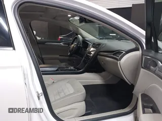 2020 Ford Fusion SE z VIN 3FA6P0LU8LR142370, wystawiony jako IAAI lot #42457342 z przebiegiem 53 808 mil mil oraz . Historia ofert i sprzedaży dostępna na DreamBid. Obrazek 5.