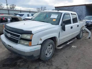 2007 Chevrolet Silverado 1500 Classic LT3 with VIN 2GCEK13Z071118967, listed as a IAAI auction lot 41677414 with 279,838 mi miles. Bid and sale history available at carsss.com. Image 17.