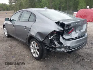 2016 Volvo S60 T5 Drive-E z VIN YV126MFJ2G2406126, wystawiony jako IAAI lot #41967696 z przebiegiem 122 884 mil mil oraz . Historia ofert i sprzedaży dostępna na DreamBid. Obrazek 3.
