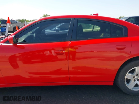 2015 Dodge Charger SXT z VIN 2C3CDXHG2FH896581, wystawiony jako IAAI lot #42004954 z przebiegiem 241 911 mil mil oraz . Historia ofert i sprzedaży dostępna na DreamBid. Obrazek 14.