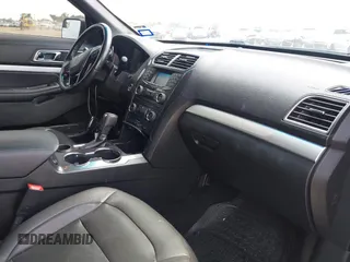 2017 Ford Explorer XLT с VIN 1FM5K7DH7HGA15053, выставлен на аукционе IAAI как лот 42425444 с пробегом 110 336 миль миль и . История ставок и продаж доступна на DreamBid. Изображение 5.